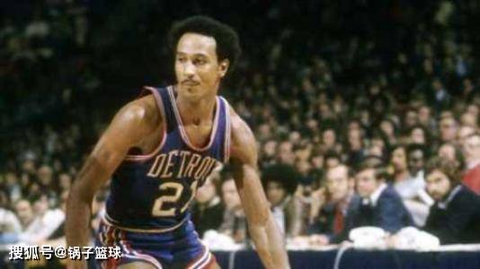 颜骏凌：和范德萨交换了联系方式，在儿时偶像面前踢球是圆梦